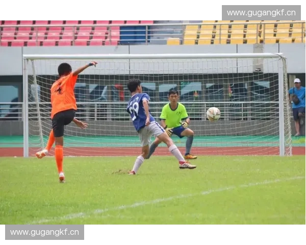 聚焦上海高中足球联赛发展与校园竞技活力全面提升路径探索新篇章